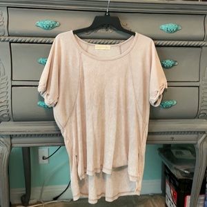 Trendy oversized top!